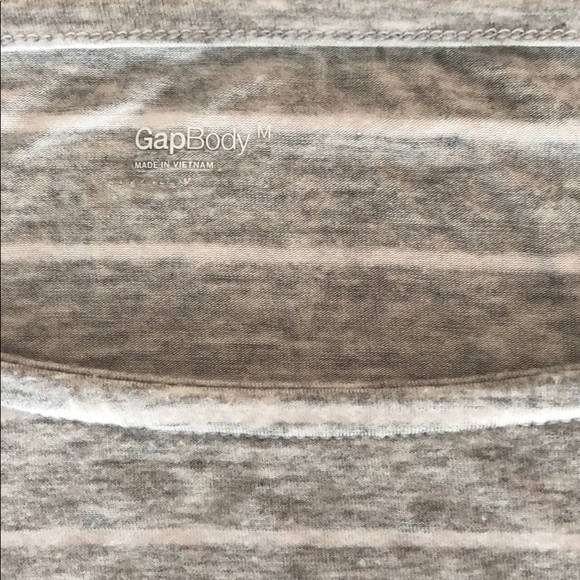 Gap body Nursing top - Picture 2 of 3